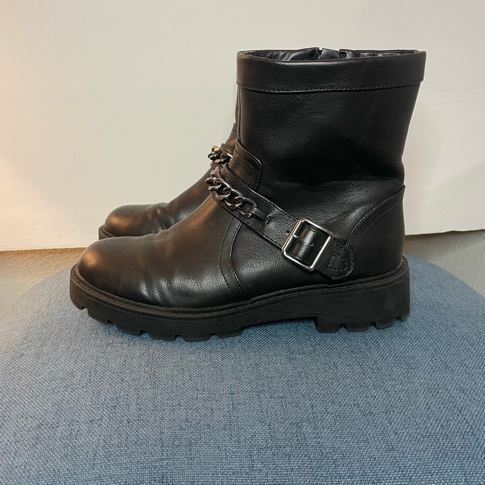 XOXO Women’s Fatimah Fashion Boot in a size 8